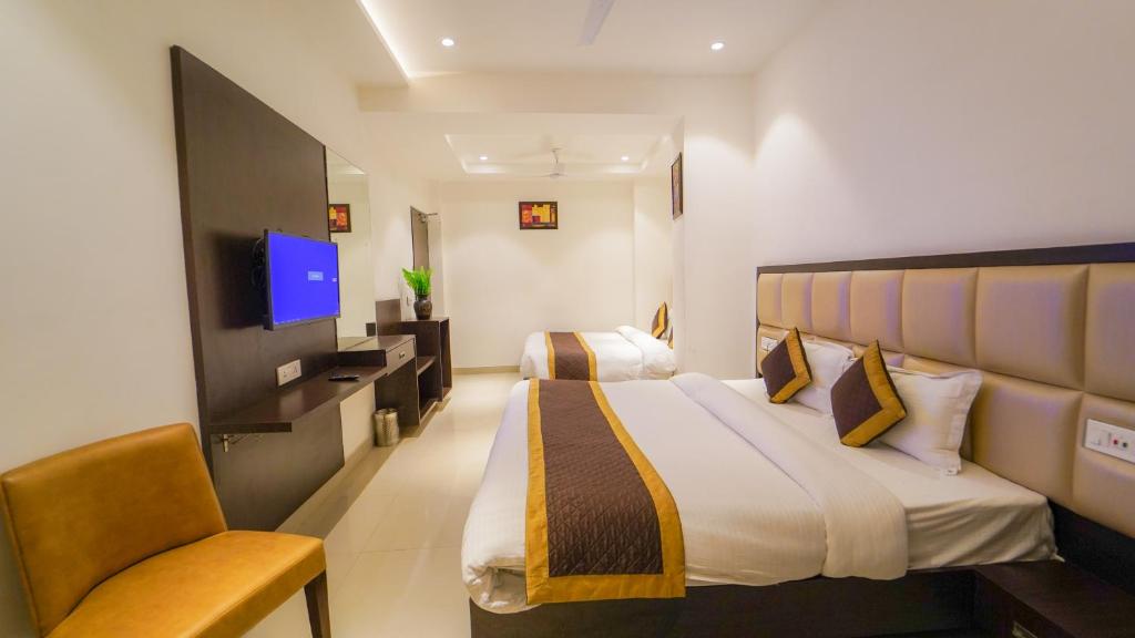 Imagen de la galería de HOTEL AVI INN BY JR GROUP OF Hotels 50 Meter from Golden Temple, en Amritsar