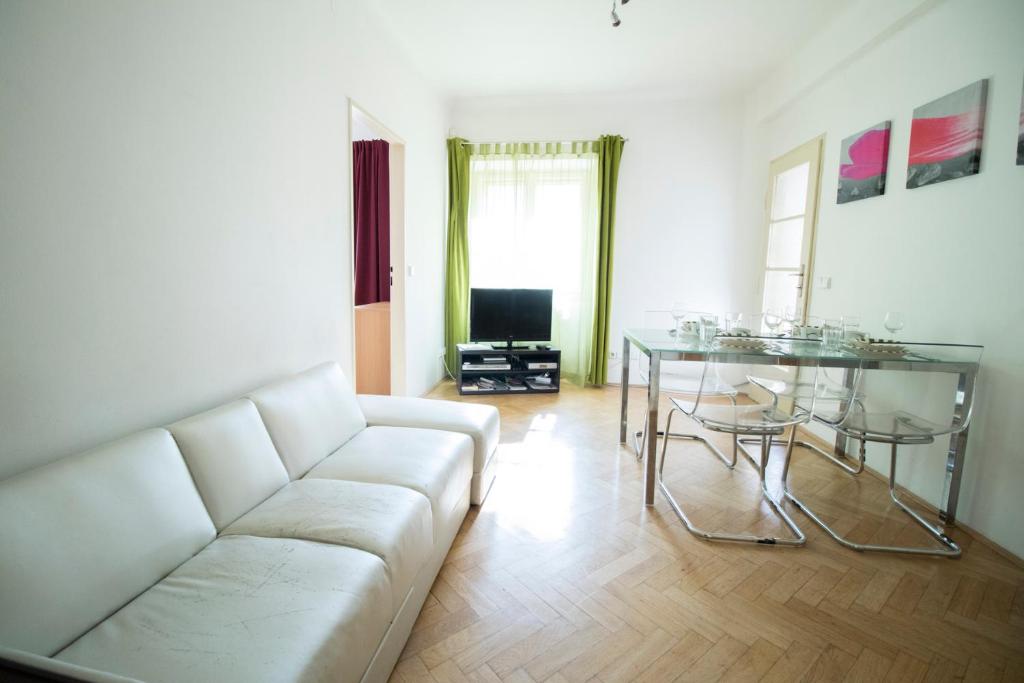 Apartments Old Town Square 27