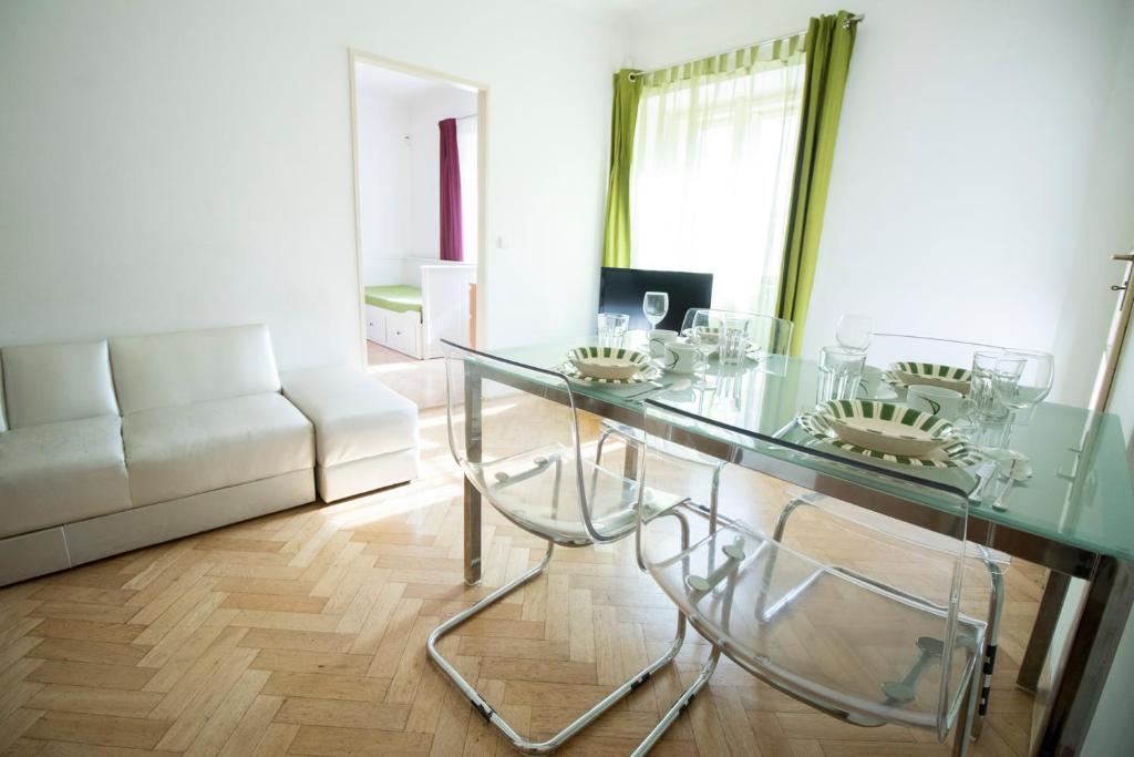 Apartments Old Town Square 27