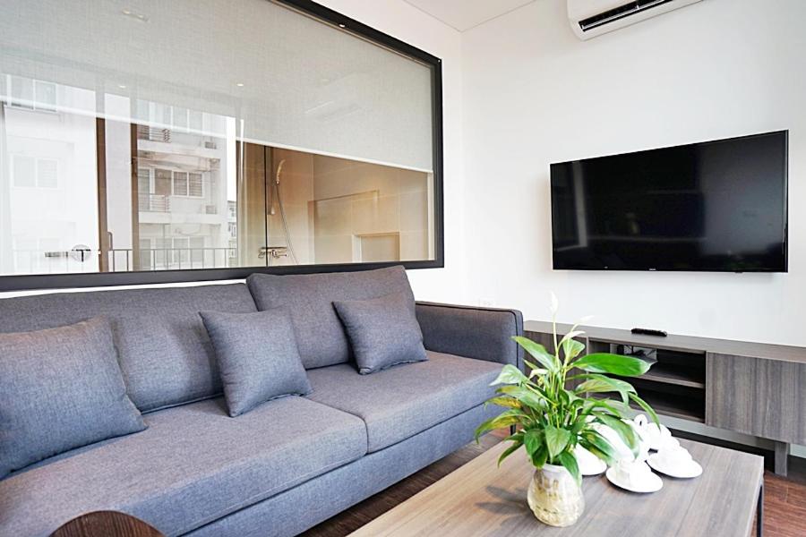 Hanoi Home 3 - Luxury Apartment in Tay Ho street - Квартира с балконом