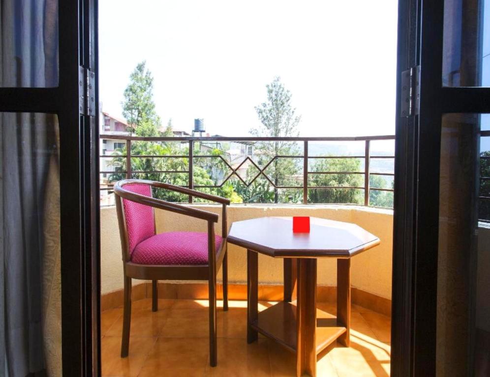 Balkón nebo terasa v ubytování The Dhanhills - a valley view hotel in panchgani