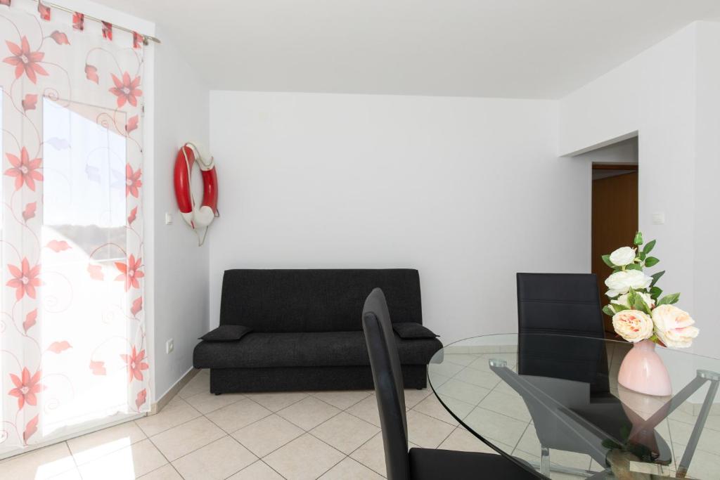 Posedenie v ubytovaní Apartments with pool Ivana Krk