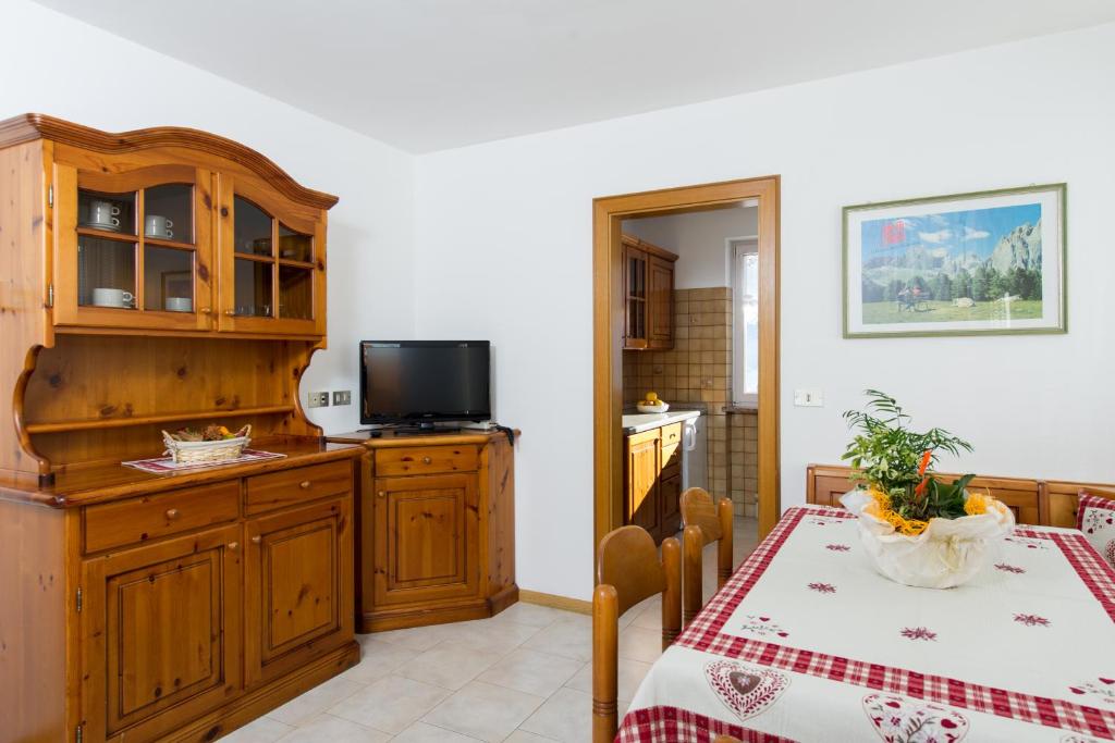 Telewizja i/lub zestaw kina domowego w obiekcie Residence Villa Boschetto