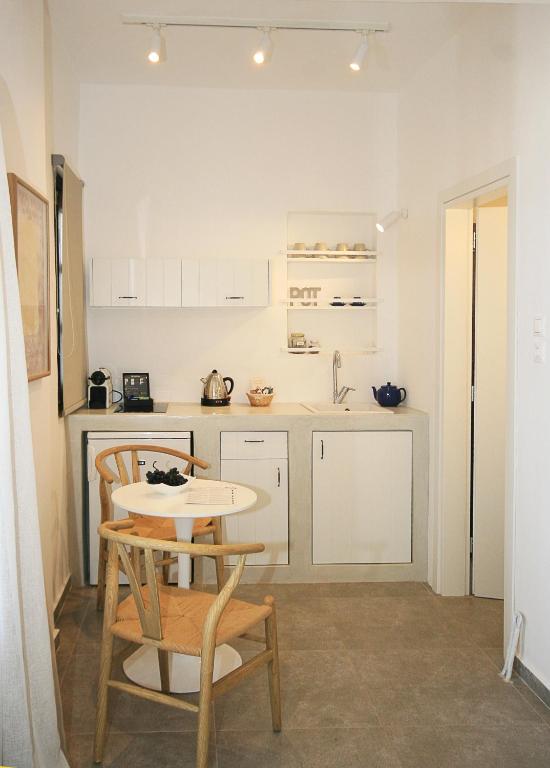 Kuchyň nebo kuchyňský kout v ubytování Kallichoron Art Boutique Hotel