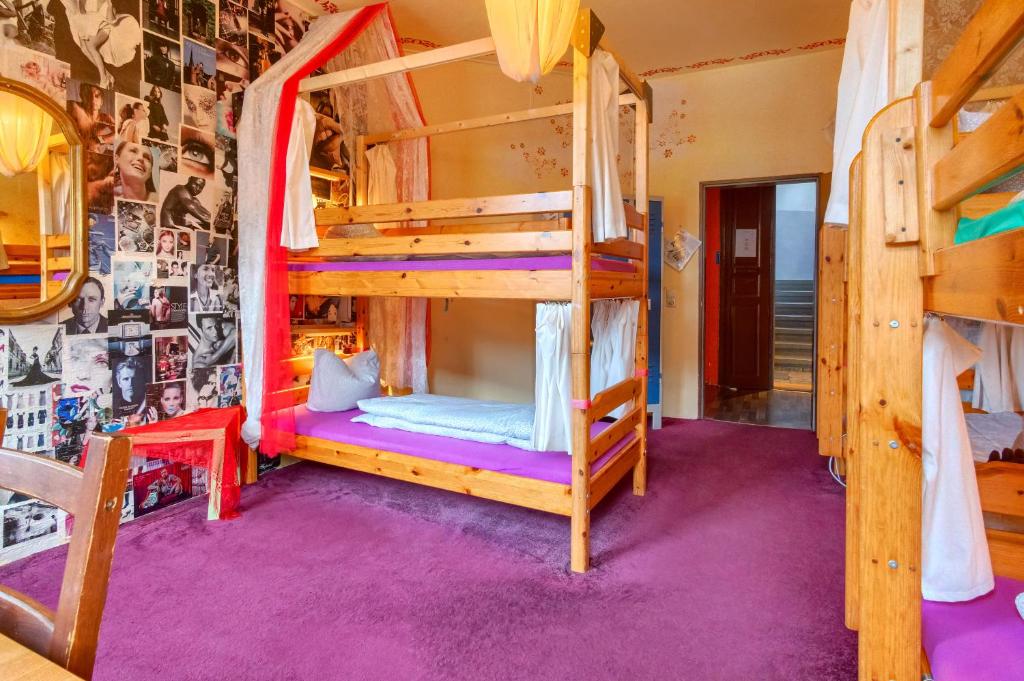 Postel nebo postele na pokoji v ubytování Hostel Lollis Homestay Dresden