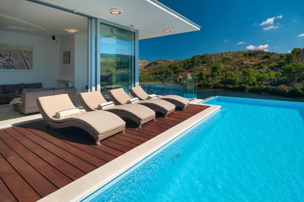 Luxury Beachfront Villa Blue Star of Brac with private pool at the beach on Brac island - Bobovisca