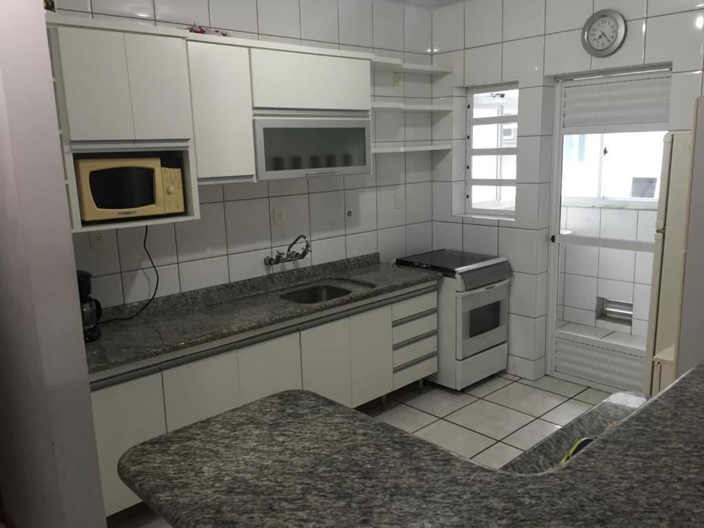  Apartamento com piscina a 20 metros do mar