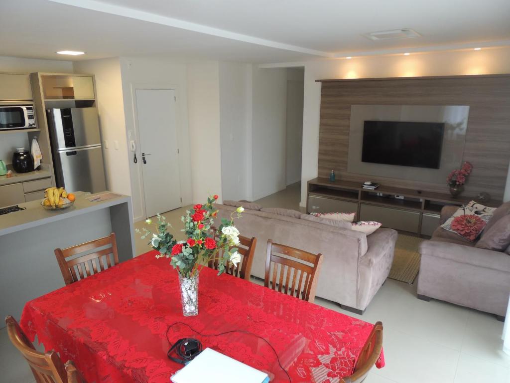  Apartamento 3 suítes - Meia Praia- com Telas de Proteção