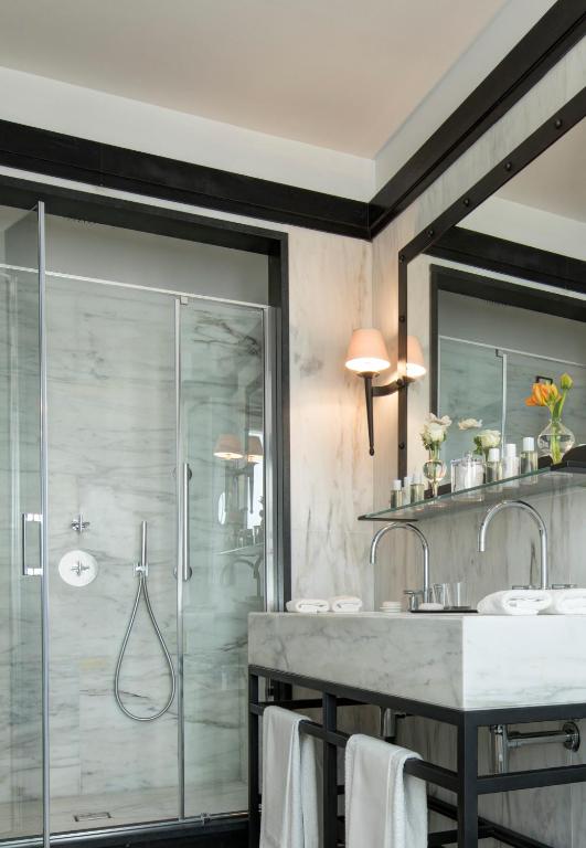 Rocco Forte Hotel De La Ville - Resim 23