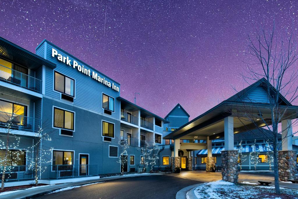 Park Point Marina Inn photo