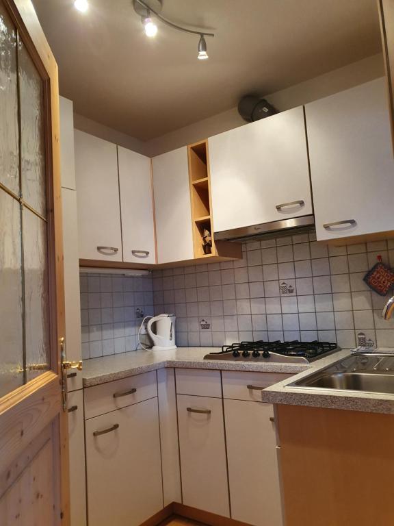 Kuchyň nebo kuchyňský kout v ubytování Kramerhof