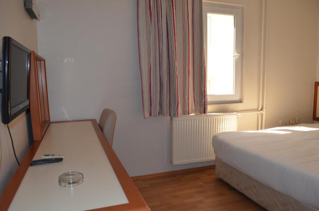 Grand Milano Hotel - Economy Double Room