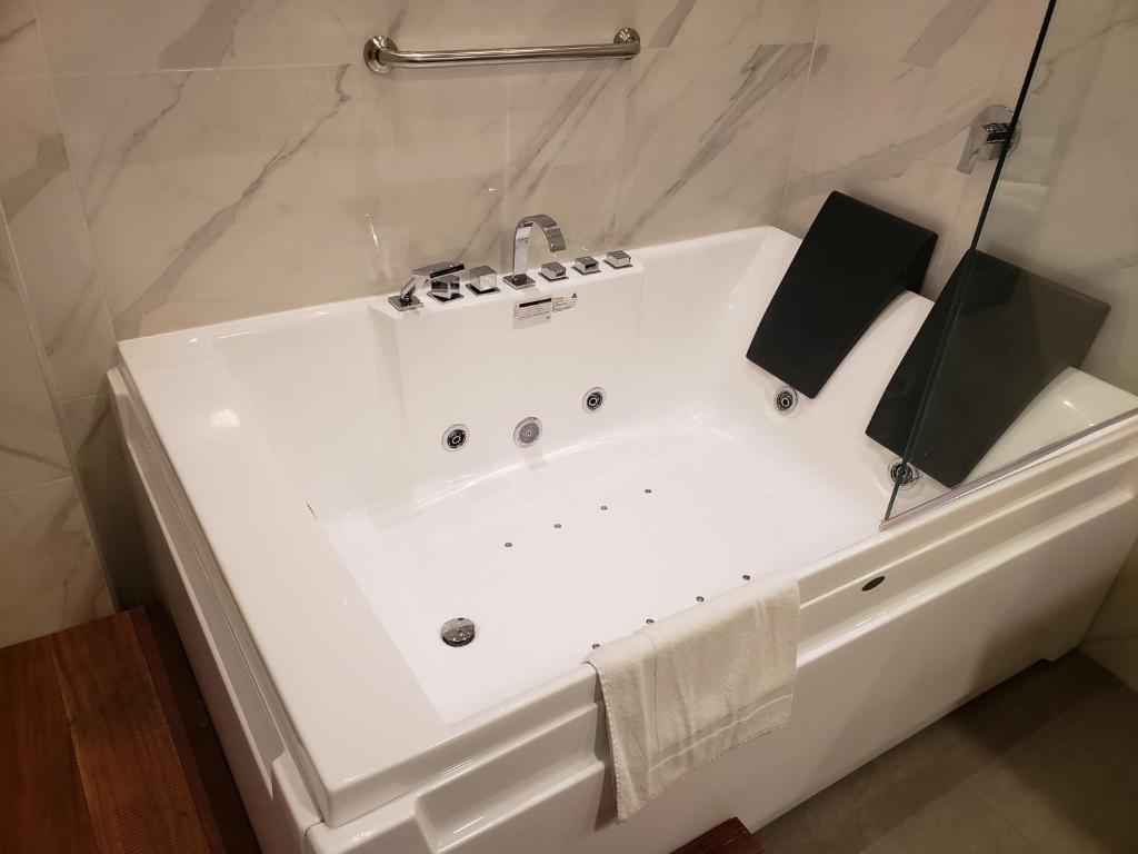 Koupelna v ubytování Hotel Lexus