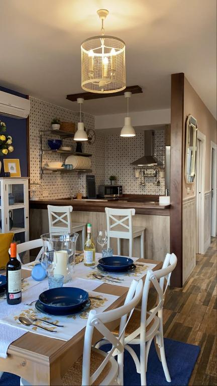 Kuchyň nebo kuchyňský kout v ubytování Apartamentos A Poniente