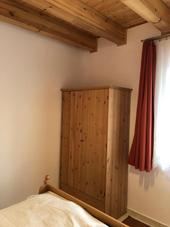 A bed or beds in a room at Haus Edelgrün