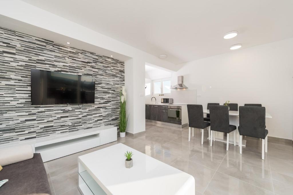 Zdjęcie z galerii obiektu Zara luxury apartment with pool w Novalji