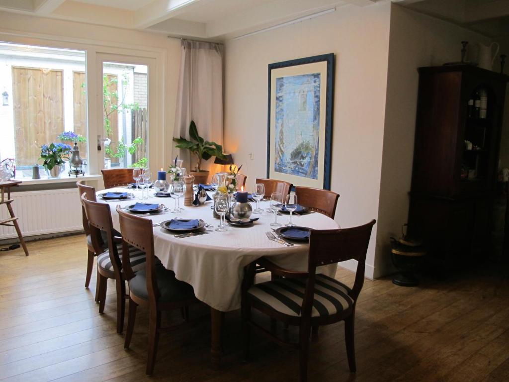 Posezení v ubytování De Thuiskamer in Grou als B&B of Vakantiehuis