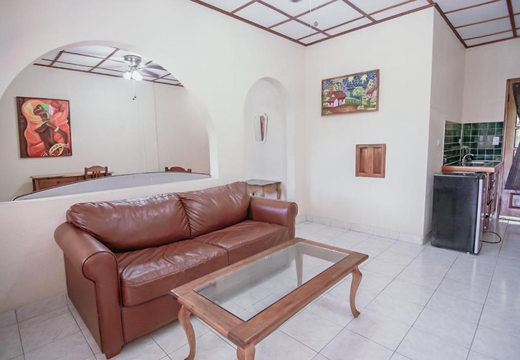 Kuchyň nebo kuchyňský kout v ubytování Hotel Tres Banderas
