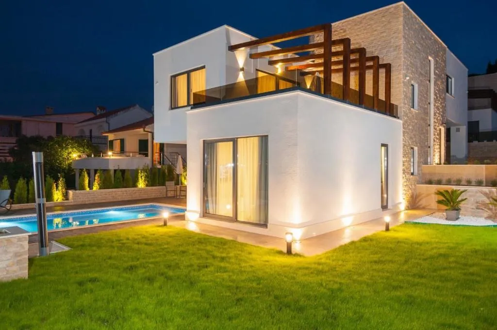 Luxury Beachfront Villa Trogir 2 with private pool, jacuzzi and gym at the beach on Ciovo - Okrug Gornji, Centola, Croatia