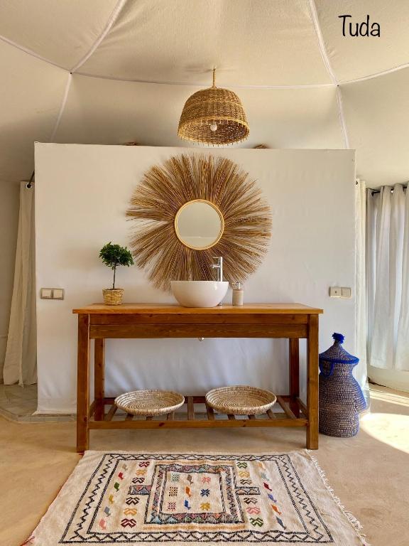 Postel nebo postele na pokoji v ubytování Tuda Luxury Camp