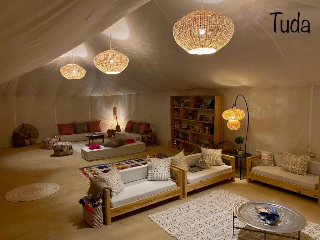 Posezení v ubytování Tuda Luxury Camp