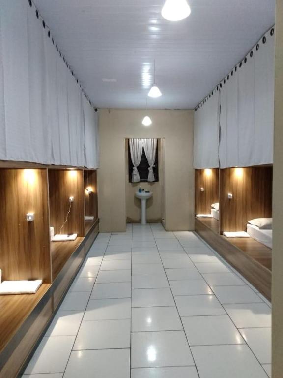  BROCKER HOSTEL POUSADA