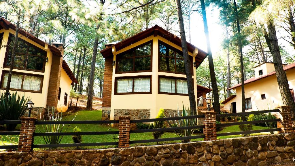 Cabañas Las Morenas Mazamitla - Chalet à Trois Chambres