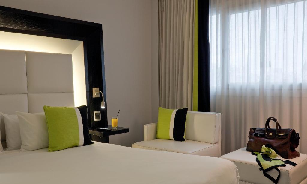 Novotel Buenos Aires - Superior Room With Queen Size Bed