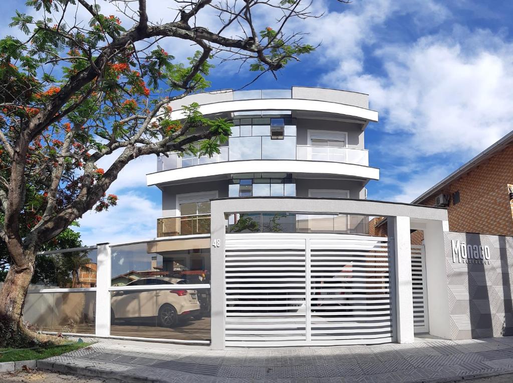  Ap 203 - Mônaco Residence - rua na Beira da Praia - Não aceita pet
