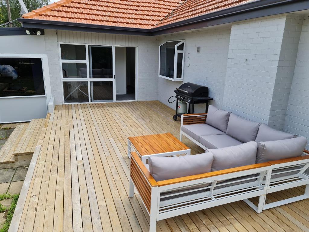 J&L Boarding Holiday House - Resim 32