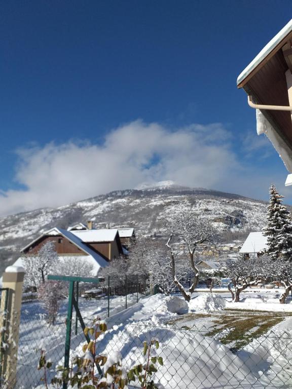 Nespecifikovaný výhled na hory nebo výhled na hory při pohledu z bed and breakfast