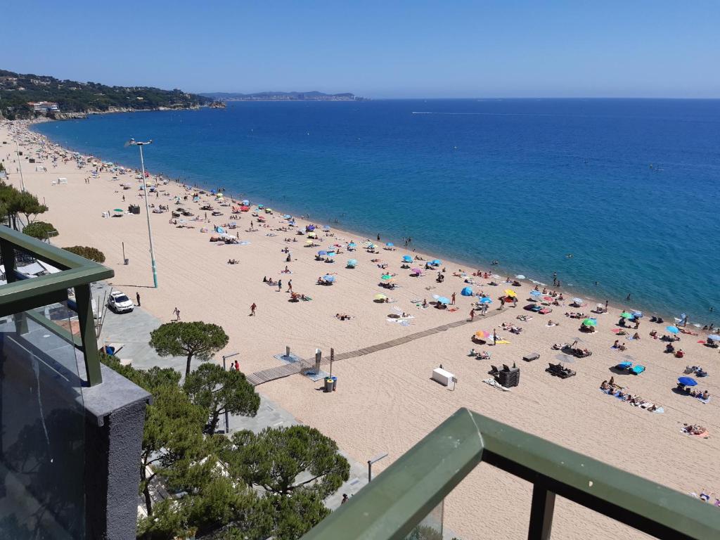 Apartamento vistas mar primera linea playa, Castell-Platja d ...