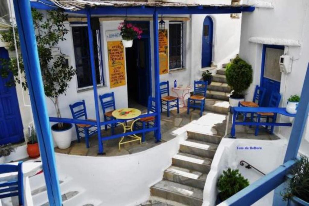 Balkón nebo terasa v ubytování Classic seaside apartment in Tinos