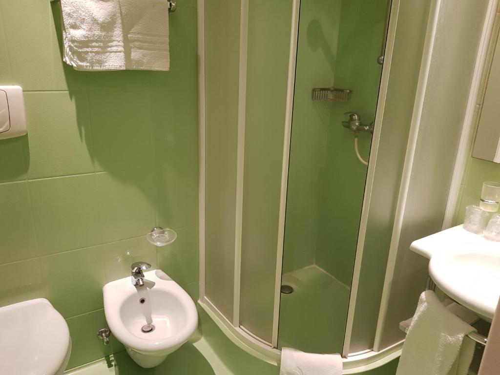 Koupelna v ubytování Hotel Ada