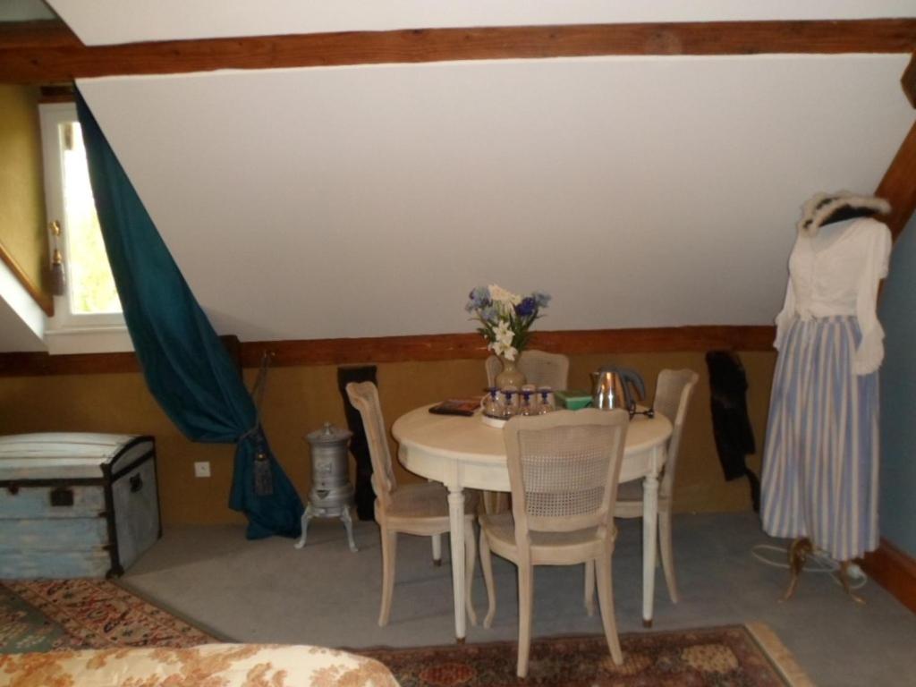 Fotografie z fotogalerie ubytování Les Chambres de Pontfol - Chambres d'hôtes - Guest house v destinaci Victot-Pontfol