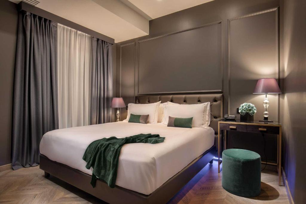 Hotel La Place Roma - Resim 18