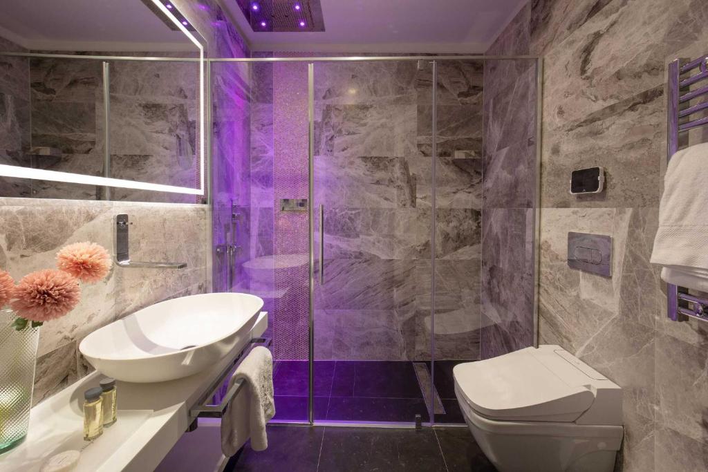 Hotel La Place Roma - Resim 23