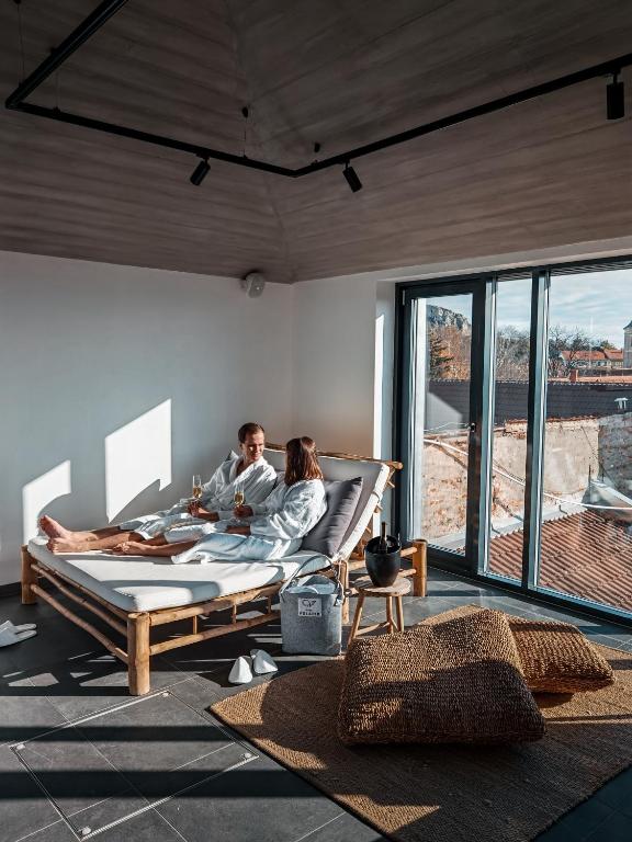 Een zitgedeelte bij Wellness Hotel Volarik