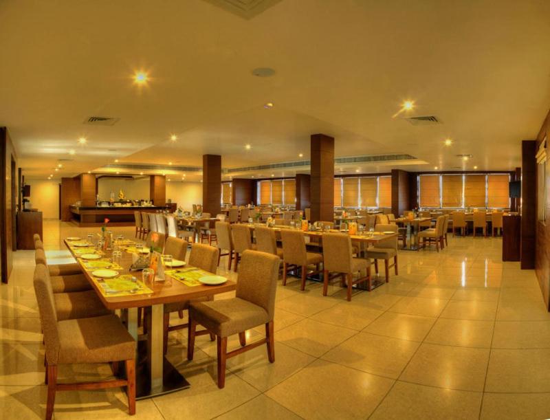 Restaurace v ubytování Hotel Le Ruchi The Prince