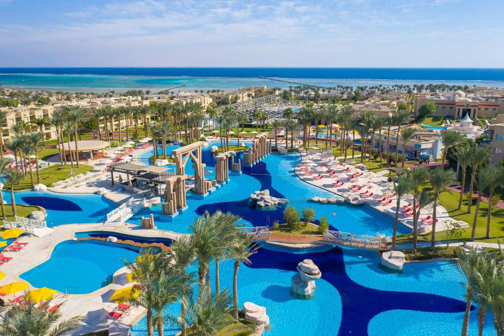 Rixos Premium Seagate - Ultra All Inclusive في شرم الشيخ: اطلالة جوية على الحديقة المائية في المنتجع