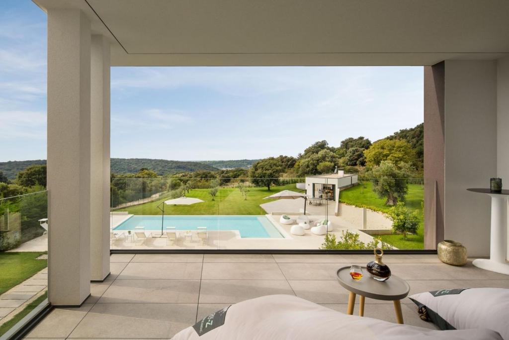 Bazén v ubytovaní Luxury Villa Deluxe Pula with private pool in Pula - Istria alebo v jeho blízkosti