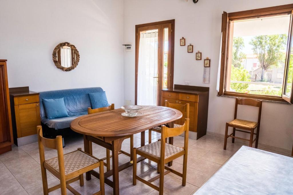 A seating area at Casetta Delle Allodole