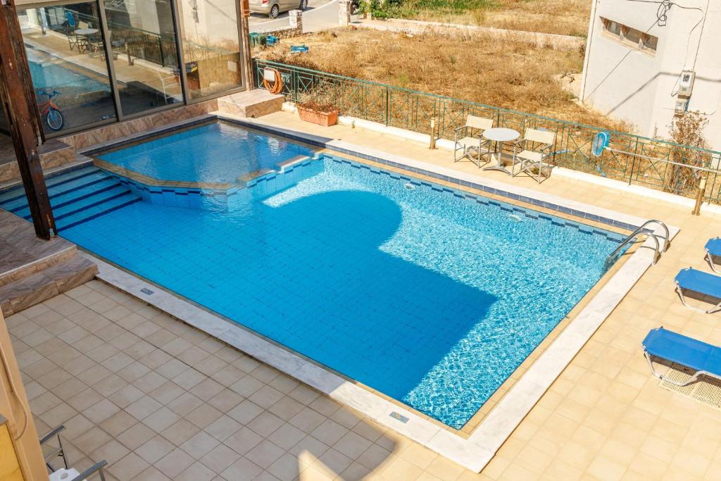 Bazén v ubytování Sun Beach Apartments nebo v jeho okolí