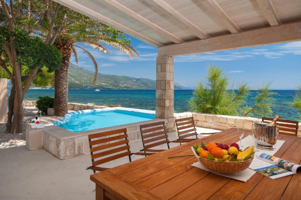 Luxury Beachfront Villa Gracia Grande With Private Pool at the Beach in Orebic - Peljesac