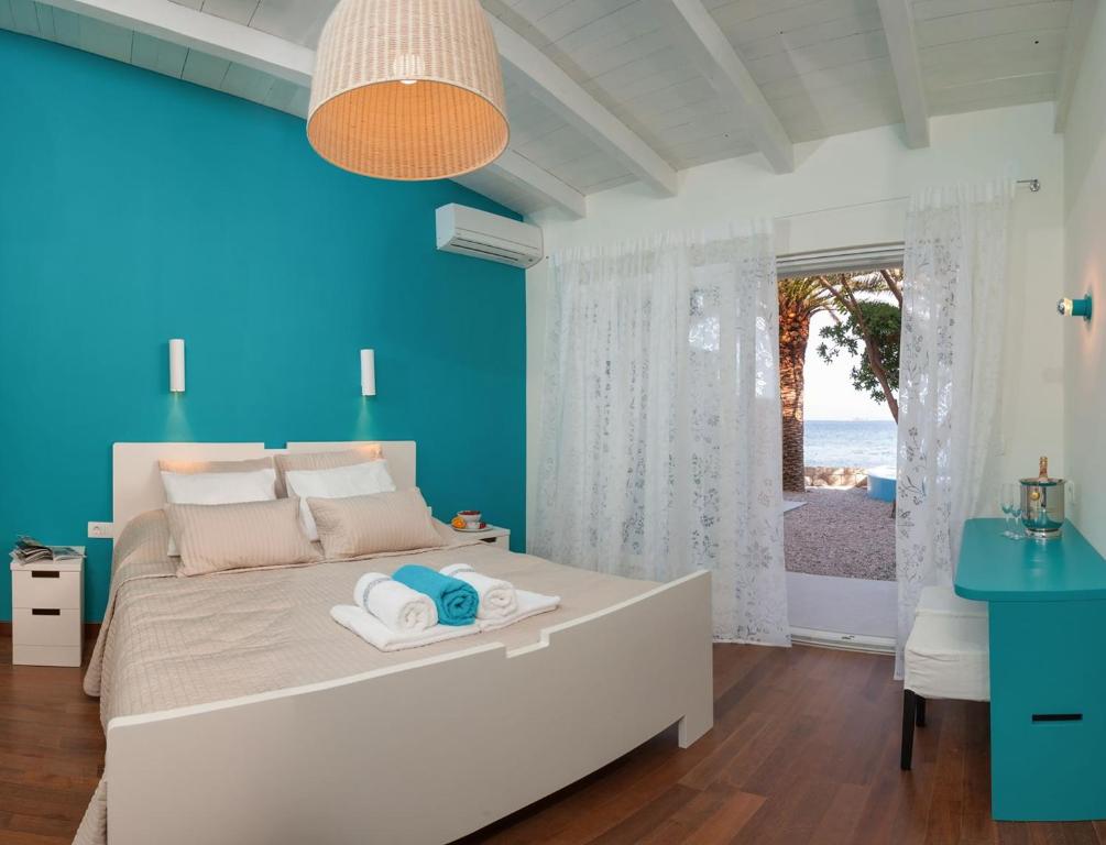 Posteľ alebo postele v izbe v ubytovaní Luxury Beachfront Villa Gracia Grande With Private Pool at the Beach in Orebic - Peljesac
