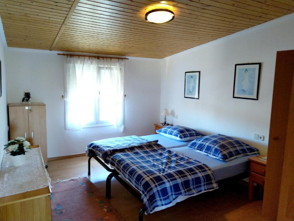 Postel nebo postele na pokoji v ubytování Cozy apartment in El Chaparral, 60 m², shared pool