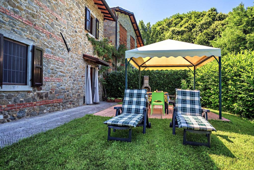 Vonkajšia záhrada v ubytovaní Cozy House in Castelnuovo di Garfagnana + Large Garden