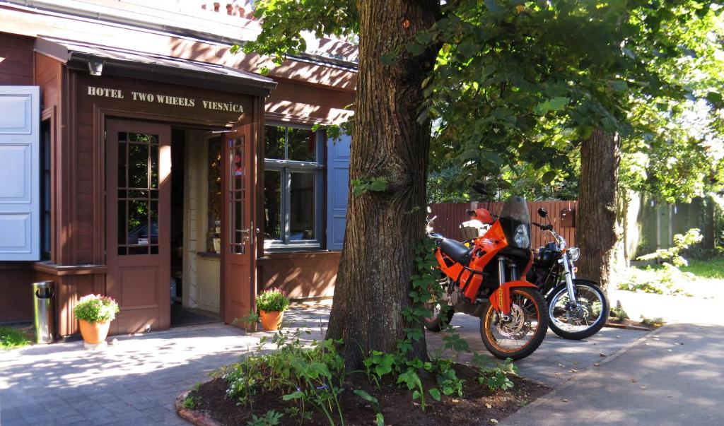 Riteņbraukšana naktsmītnes Two Wheels tuvumā