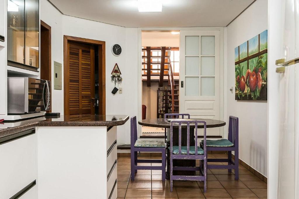  Linda casa em condomínio super seguro na Lagoa da Conceição
