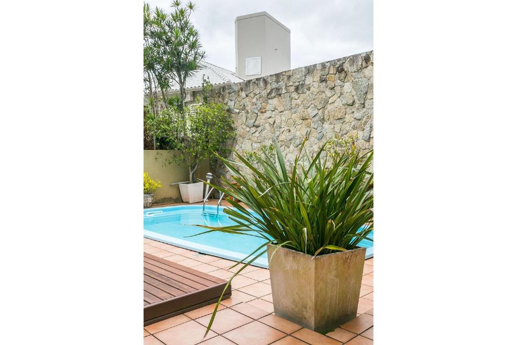  Linda casa em condomínio super seguro na Lagoa da Conceição